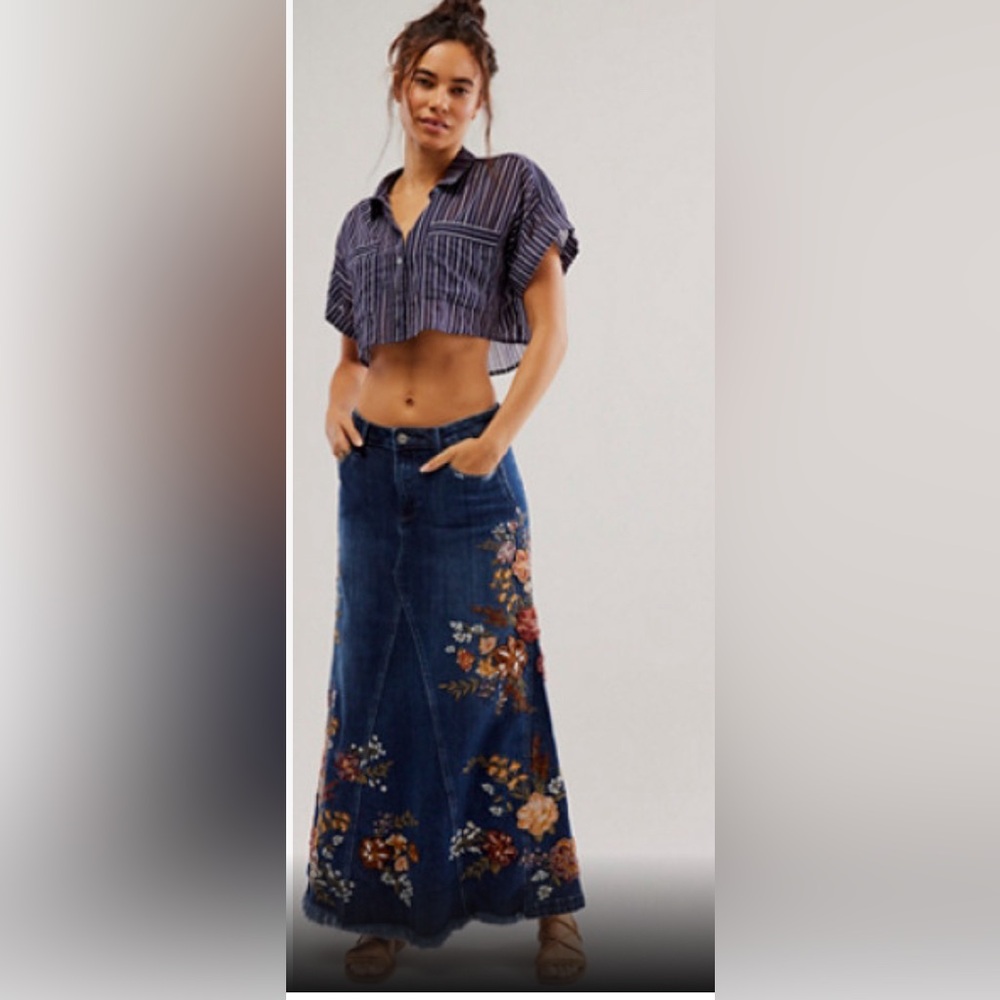 Gorgeous free people/driftwood embroidered denim skirt
